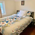 New & Cozy Niagara Getaway. 7 Mins From The Falls