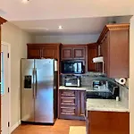 New & Cozy Niagara Getaway. 7 Mins From The Falls